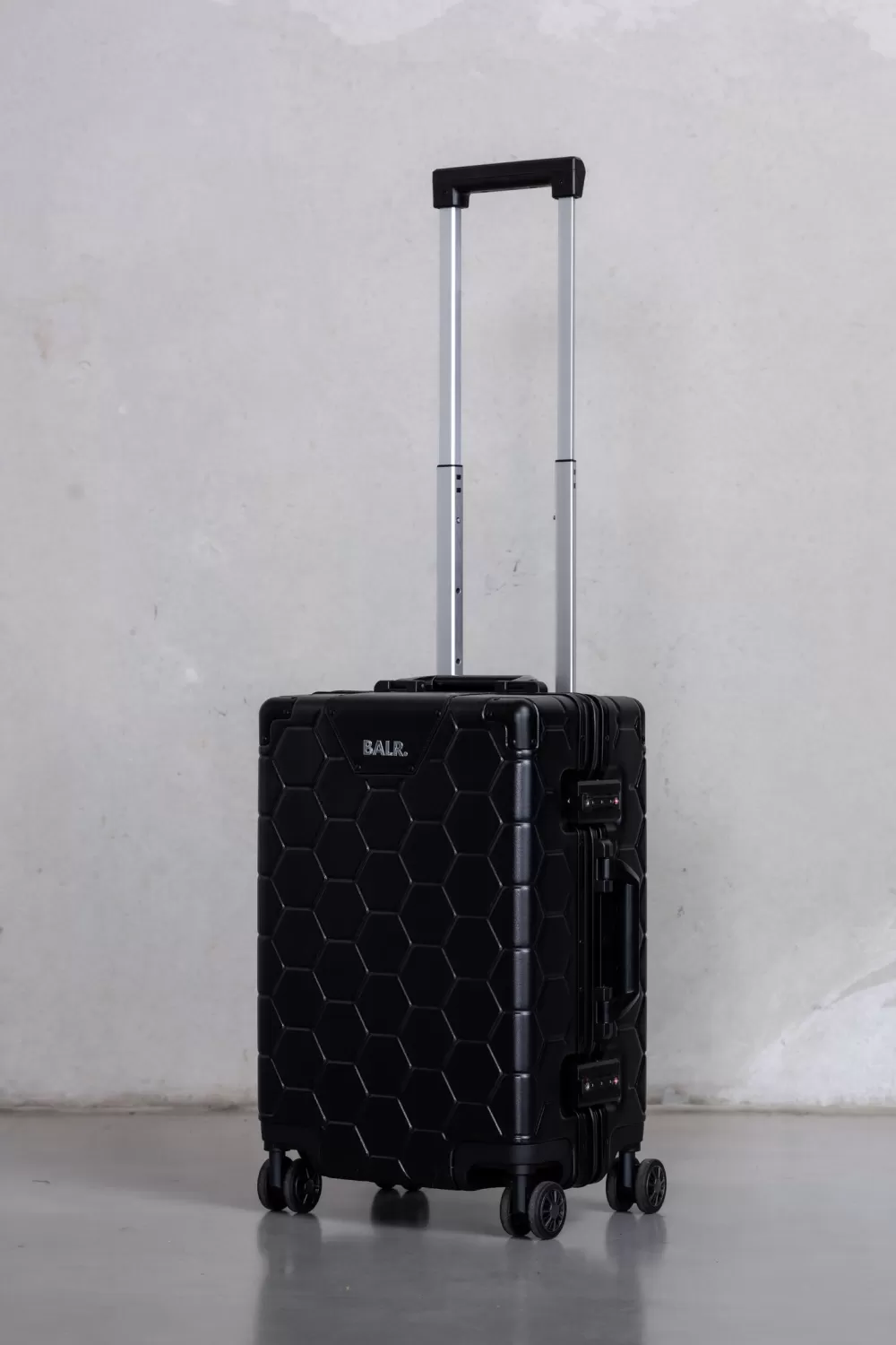 Flash Sale Romeo Embossed Hexagon Suitcase Jet Black Heren Tassen & Reizen